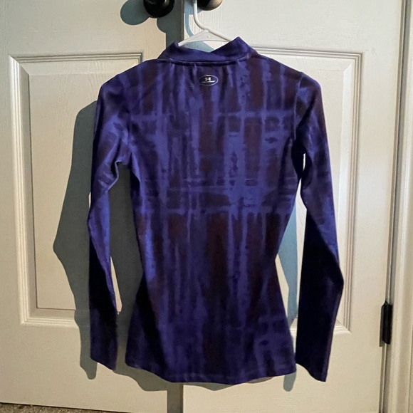 Under armor long sleeve athletic top - Picture 2 of 2